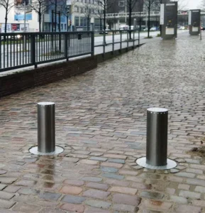 smartphone-controlled-bollard